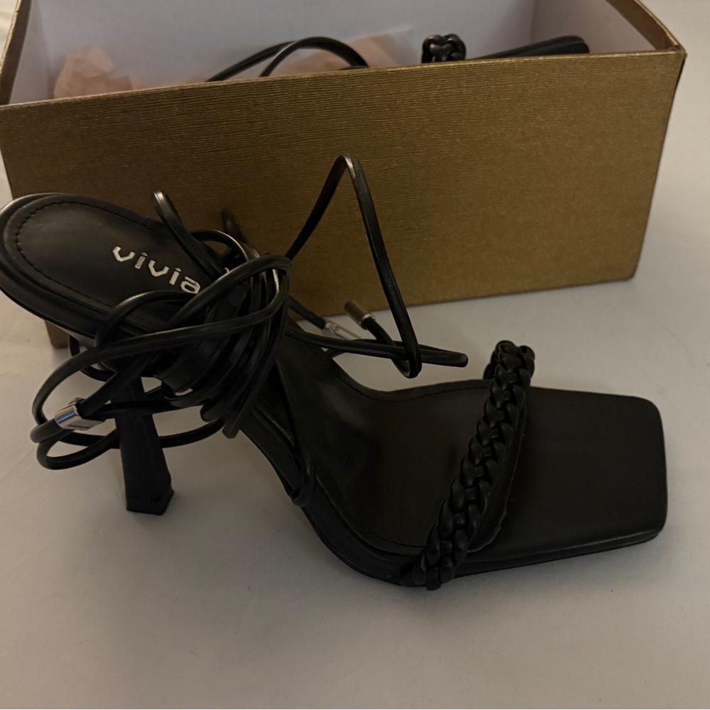 NEW! Vivianly Black Strappy Heels